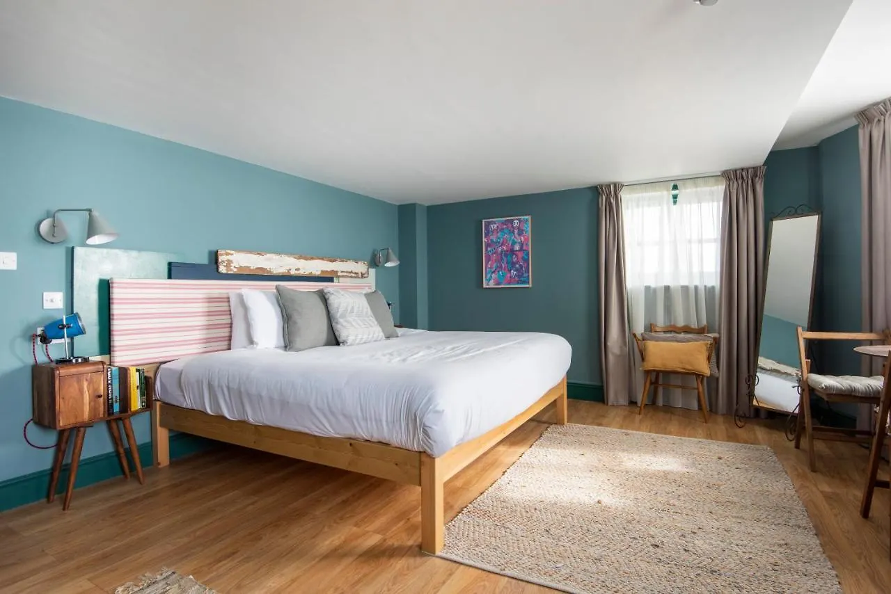 West Beach Hotel Hove 3*,
