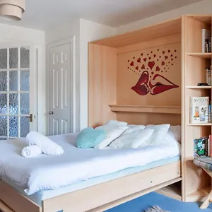 Apartment Tony Asga - Tony's Heart Of Centre Sleeps 2